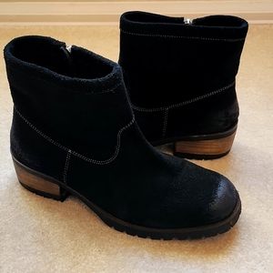 Matisse Coconuts Black Suede Ankle Booties Sz. 9